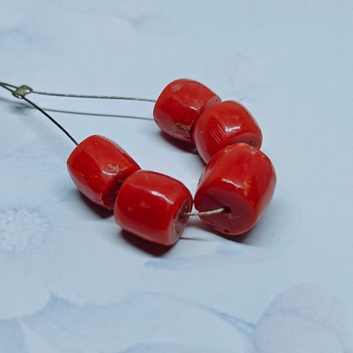 Perles percées italiennes - , en