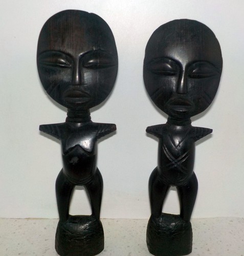 Couple petites poupées de - petites,