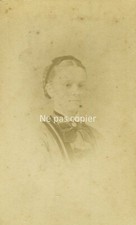 UNE FEMME vers 1865 CDV par