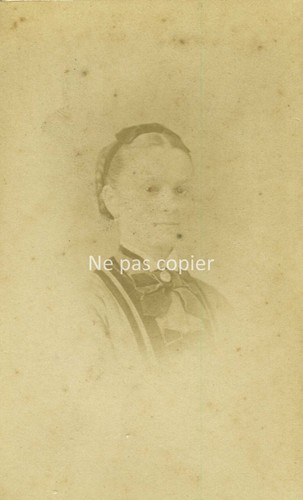 Une femme vers - 1865, par