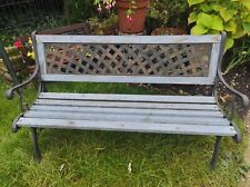 banc de jardin avec pieds en fonte