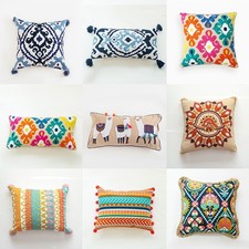 Broderie exquise sur canapé