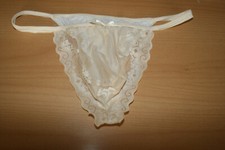 string homme couleur chair avec dentelle taille 40