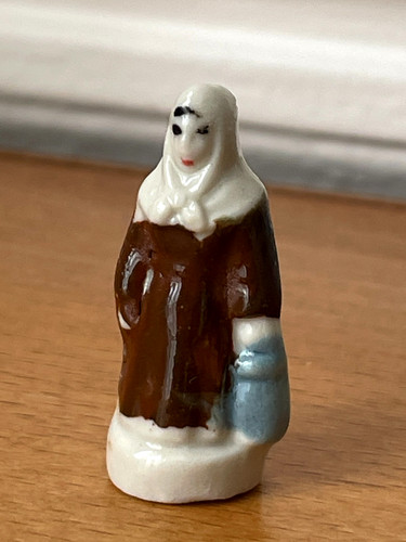 Fève femme ancienne qui - fève,