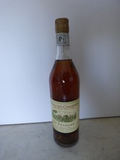 Pineau des Charentes Le Feynard vieille bouteille avec du dépôt
