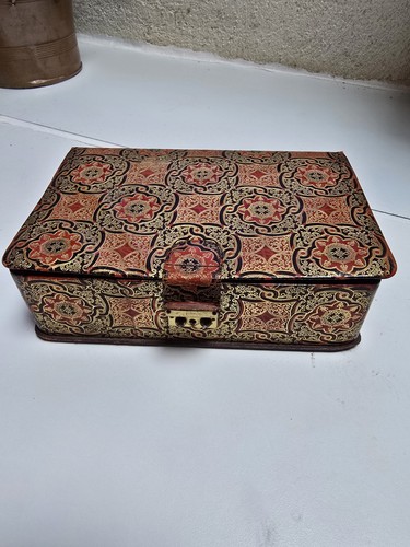 Coffret bijoux ancien art - À,