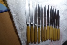 12  COUTEAUX DE TABLE, LAME INOX SANS COFFRET, Le Mélopsite, année 1930-1935