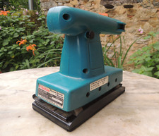 Rare Ponceuse vibrante plateau Pro Makita  9035D 7.2V bon état