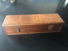 Lame De Microtome Dans Sa Boîte En Bois