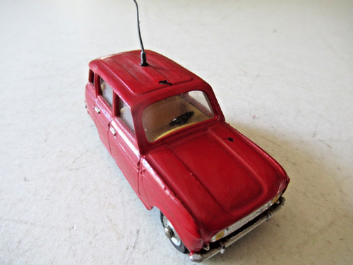 Dinky toys ref 518 renault - toys,