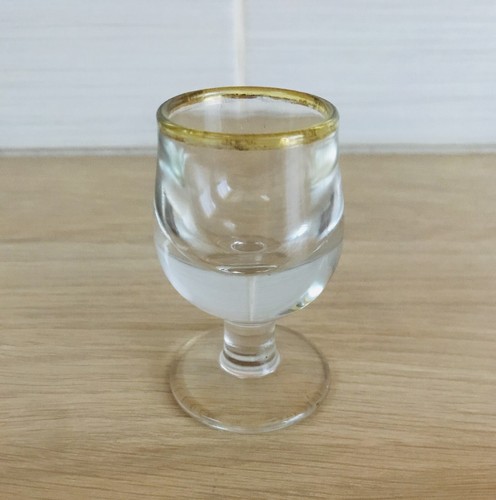 Verre liqueur à pied - à,