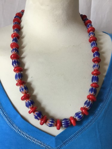 Ancien collier ethnique - , pâte