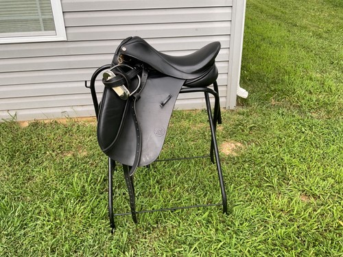 Barnsby dressage saddle - barnsby,