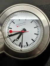 Ensemble complet de réveil de voyage Mondaine de fabrication suisse