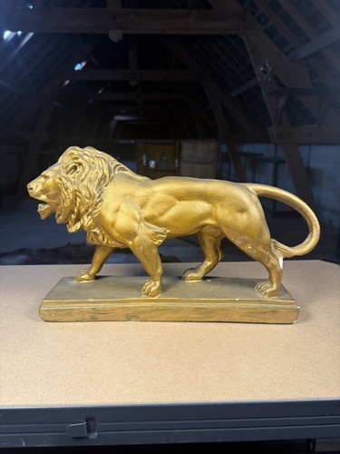 Statue lion ancien doré - , style