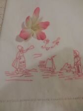 tissu ancien brodé scéne enfantine ,enfant  oies 1,80x0,90+mono=futur rideau?