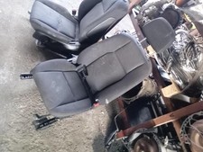 siége avant droit pour