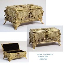 Belle petite boite à bijoux