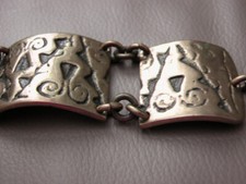 JOLI BRACELET  signé M.BUFFET