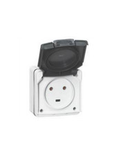 Prise étanche 2P+T 20A Plexo