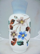 BEAU VASE EN OPALINE PEINTE-DECOR FLEURI