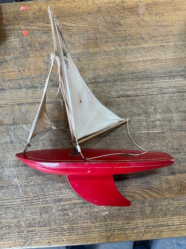 Vintage pond star yacht - pond,