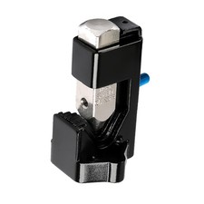 Pince à sertir à marteau