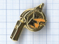 Pin's POLICE NATIONALE MONTROUGE SIFFLET MAITRE CHIEN BERGER Allemand CHARLIE
