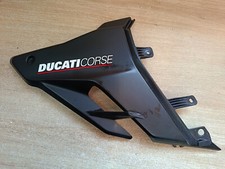 UN CACHE SABOT CARENAGE LATERAL DROIT 4801A651A DUCATI STREETFIGHTER V4 SP