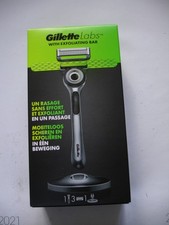 Rasoir  GILLETTE LABS  Exfoliant en un passage + 3 lames et Support Magnétique 