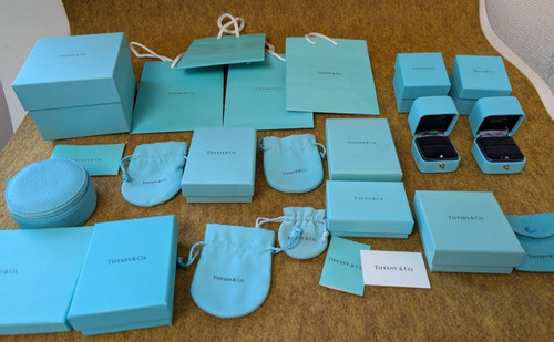 Lot tiffany coffret - &,