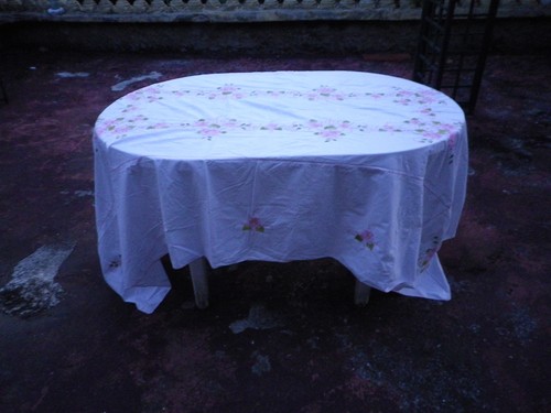 Une grande nappe - grande,