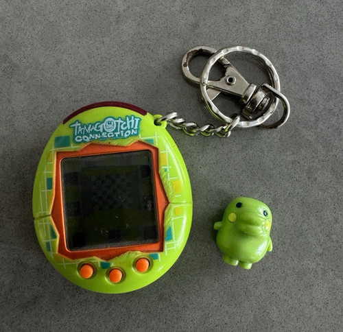 Tamagotchi connection 2004 - tamagotchi,