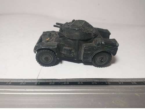 Dinky toys 814 aml panhard - 814,