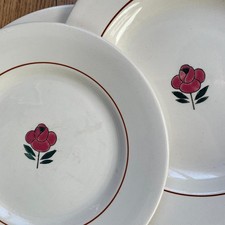 Lot de vaisselle en porcelaine