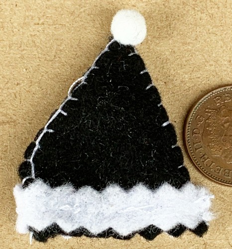 Maison poupée chapeau - de,