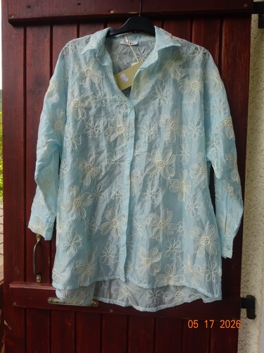 Chemise neuve au - neuve,