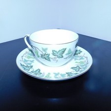 Tasse et sous coupe en