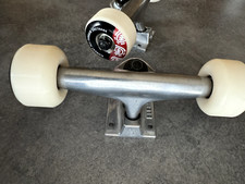Paire de trucks de skateboard, skate ELEMENT 5.25" avec roues et roulements NEUF