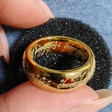 LE SEIGNEUR DES ANNEAUX : BAGUE ACIER OR GRAVÉE + CHAINE 60CM + POCHETTE GRAVÉE