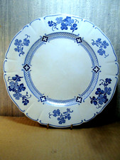 lot 4 ASSIETTE Faience Fleurs