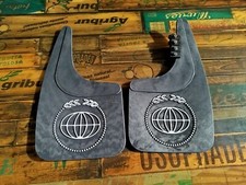 Paire de bavette pour auto de collection.