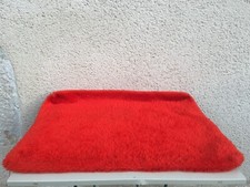 Ancienne housse rectangulaire de coussin  / Moumoute rouge  / Ameublement