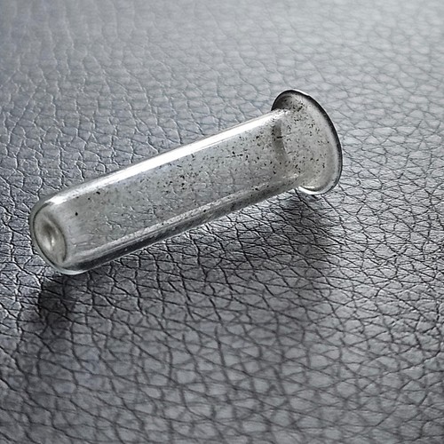 Minuscule éprouvette tube - , a