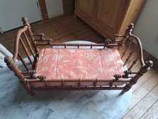 Ancien lit de poupée En Bois Façon Bambou 