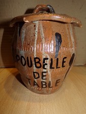 Petite poubelle de table en céramique ( 13, 5 cm haut 12,5 cm diamètre )