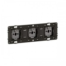 Prise triple 3x2P+T 16A 250V