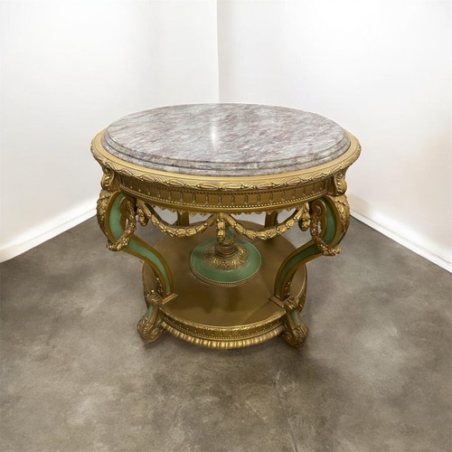Une table ronde hêtre - table, en