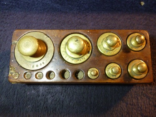 Ancienne boite poids de - boite,