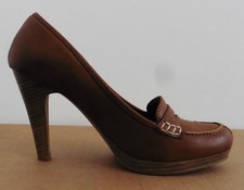 ESCARPINS EN CUIR MARRON